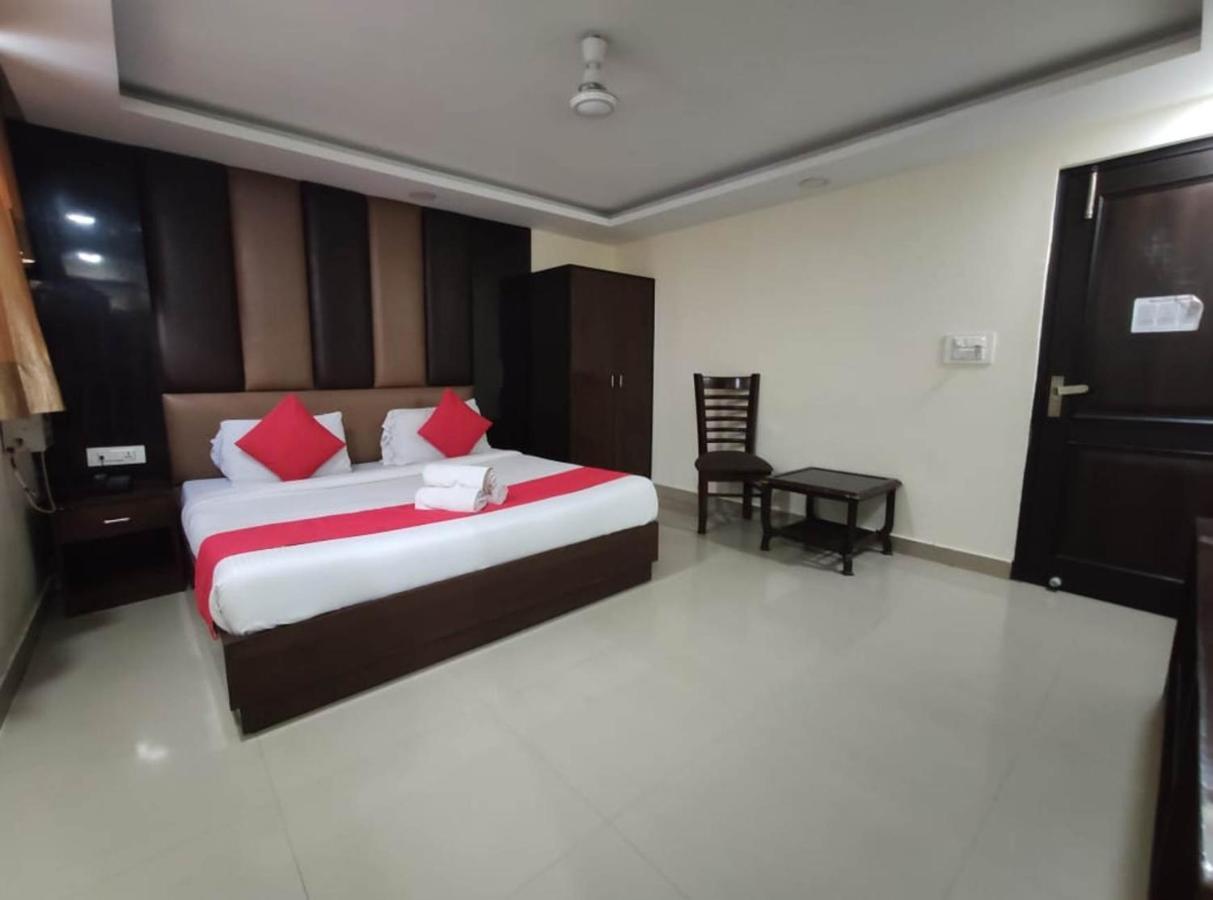 Hotel Aerotech Suite Нью-Дели Экстерьер фото