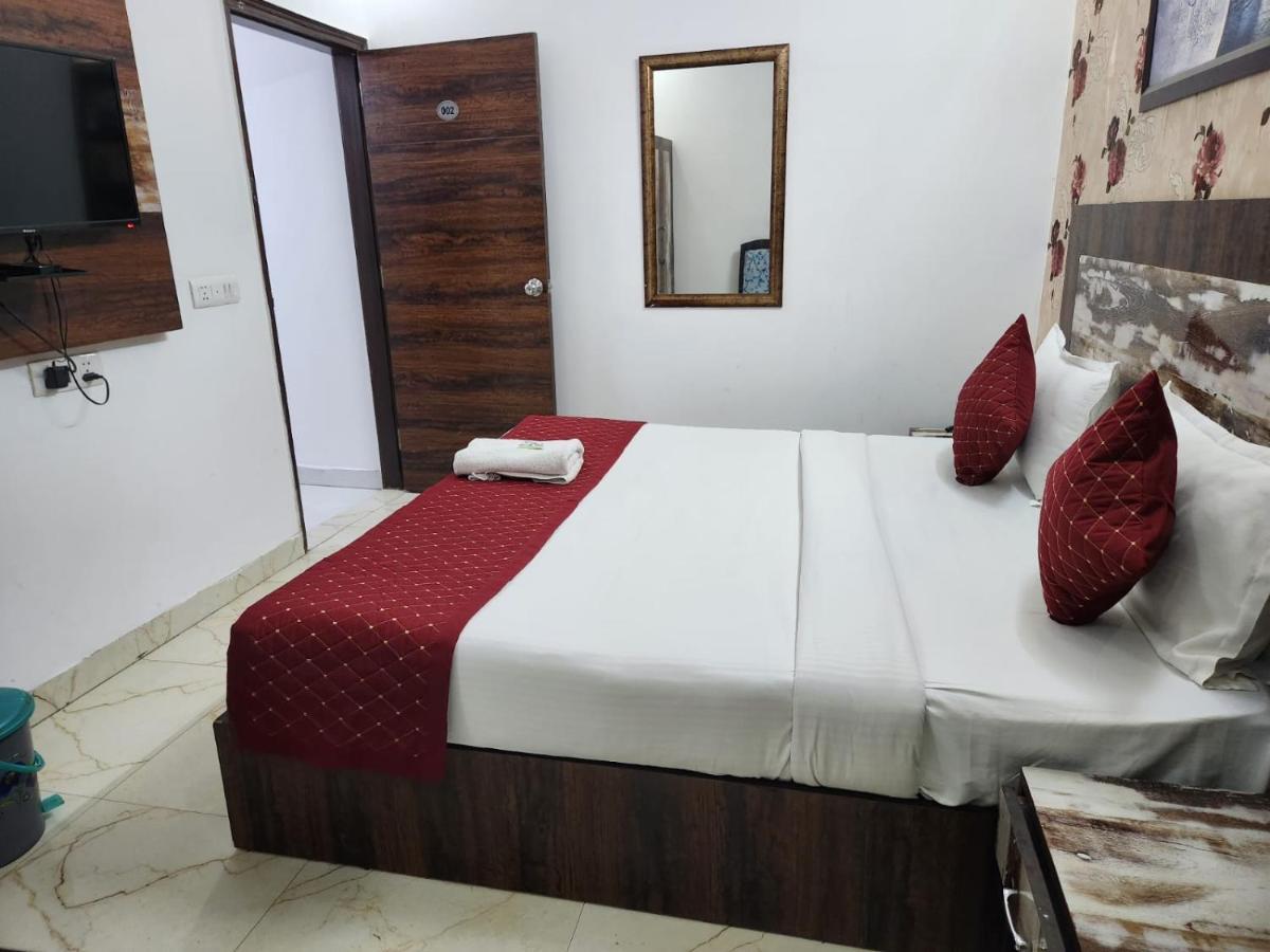 Hotel Aerotech Suite Нью-Дели Экстерьер фото