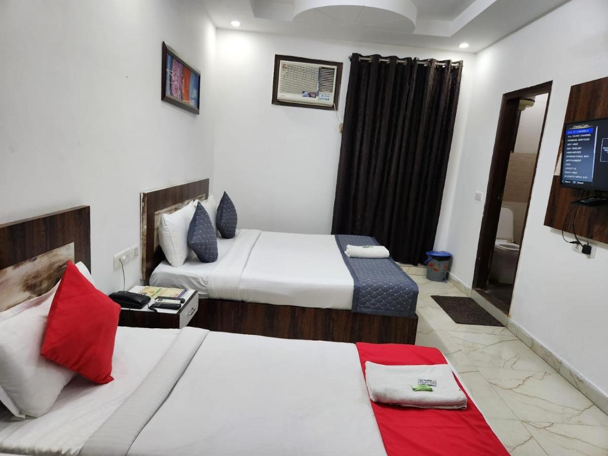 Hotel Aerotech Suite Нью-Дели Экстерьер фото