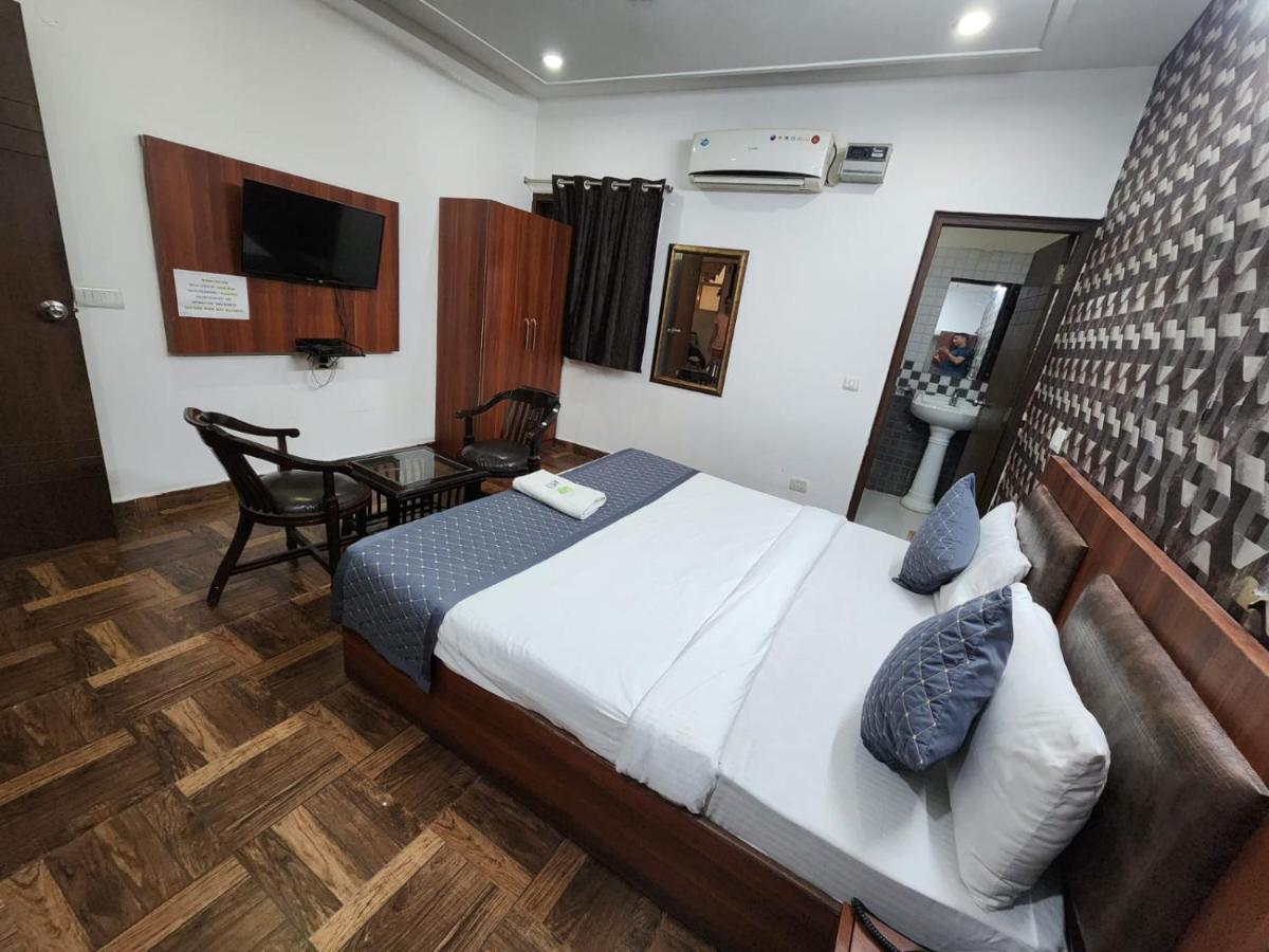 Hotel Aerotech Suite Нью-Дели Экстерьер фото