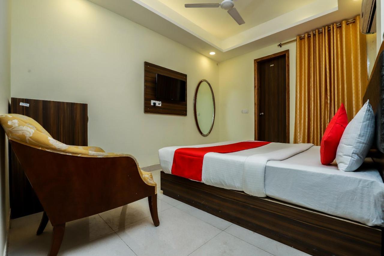 Hotel Aerotech Suite Нью-Дели Экстерьер фото